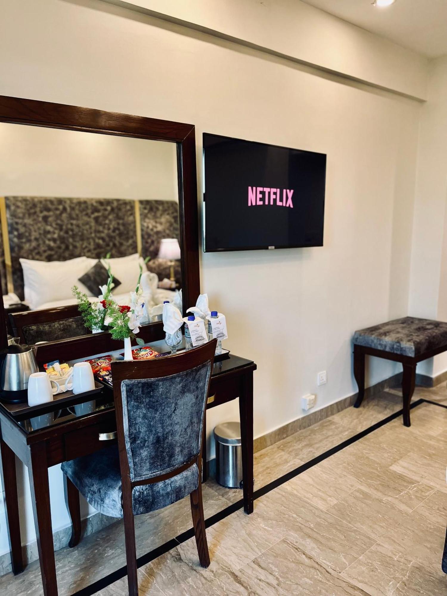 Envoy Continental Hotel Islamabad Zewnętrze zdjęcie