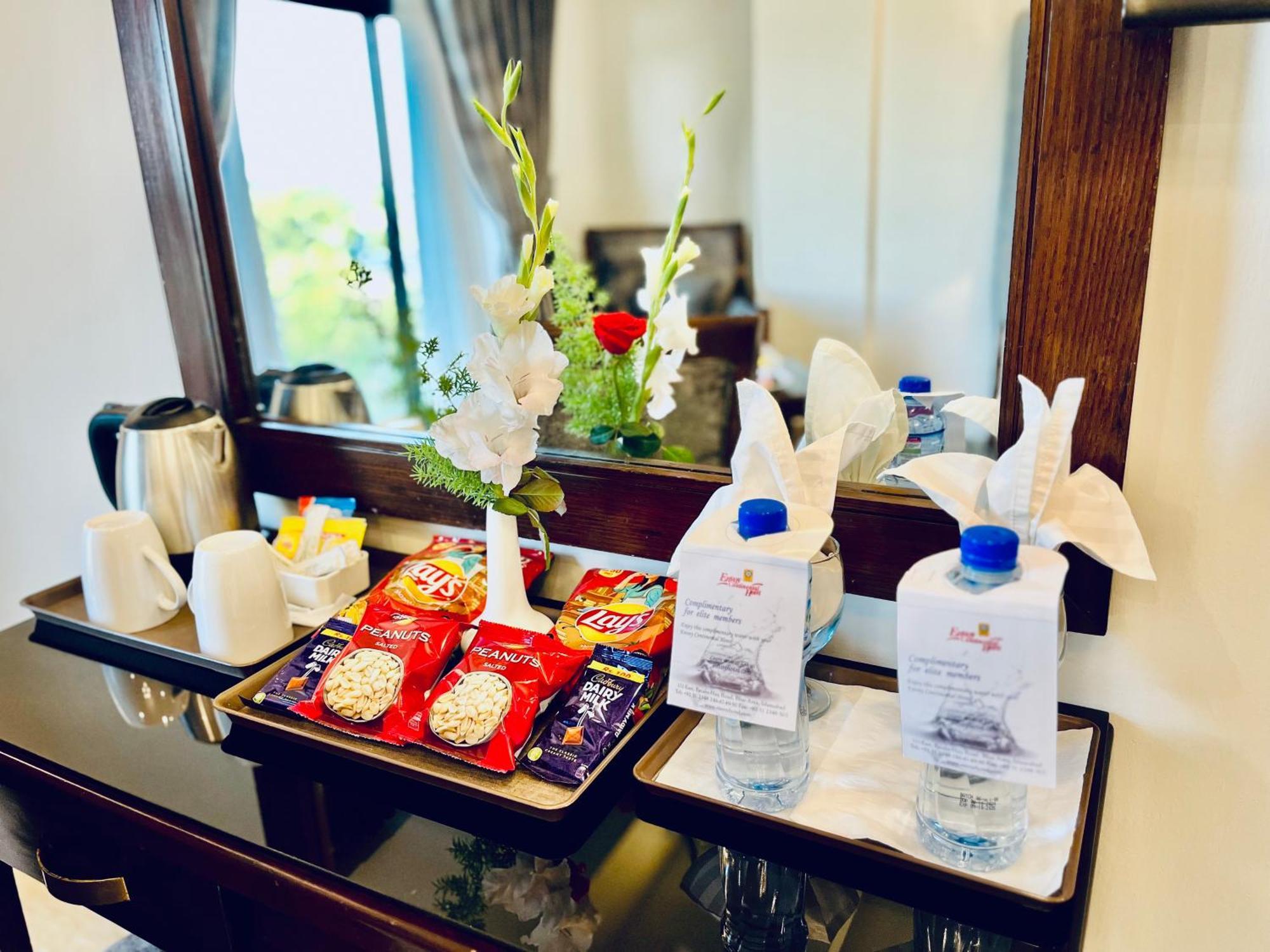 Envoy Continental Hotel Islamabad Zewnętrze zdjęcie
