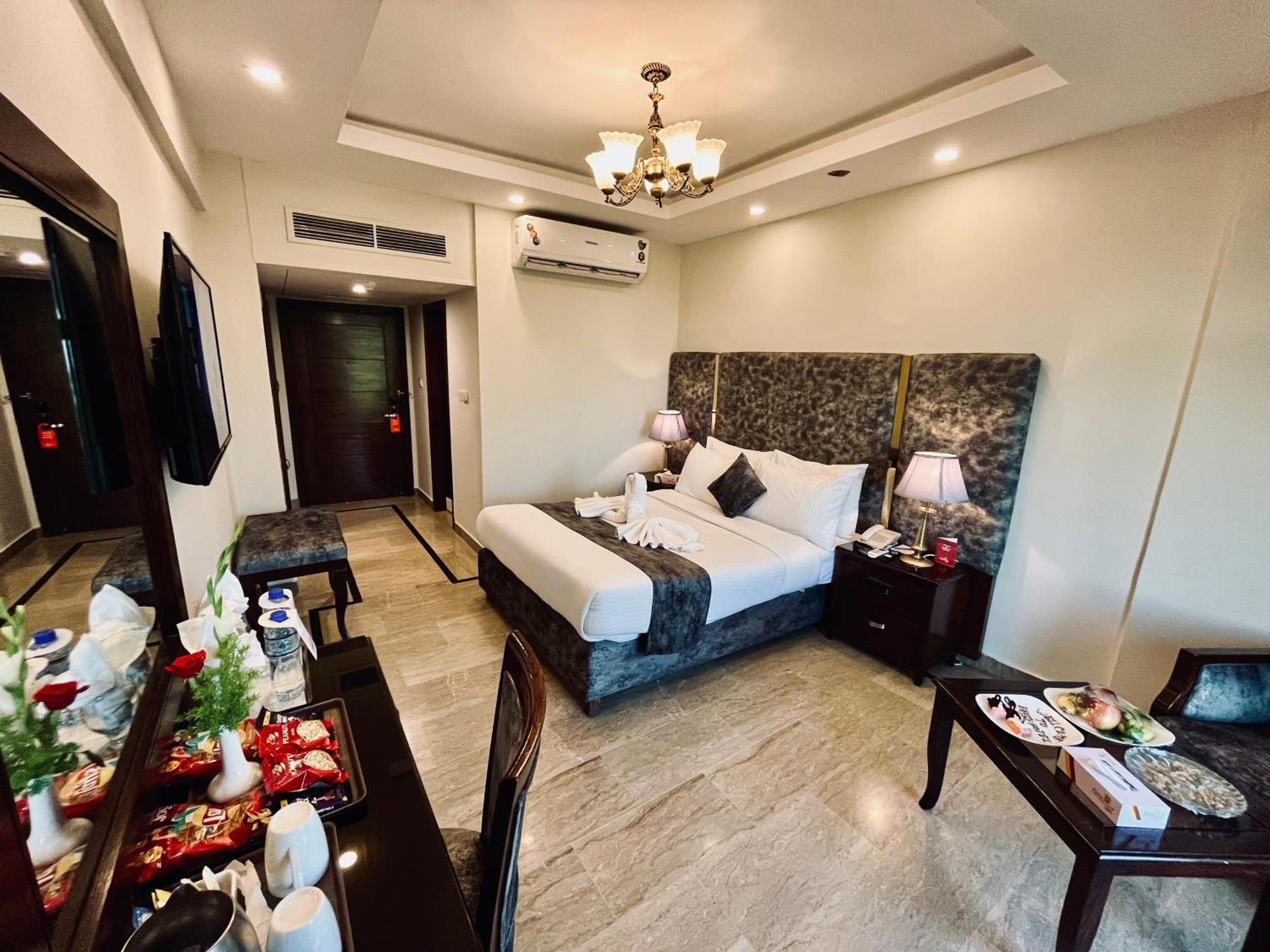 Envoy Continental Hotel Islamabad Zewnętrze zdjęcie